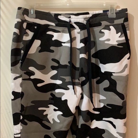 Hollister Skinny Joggers - Picture 2 of 3